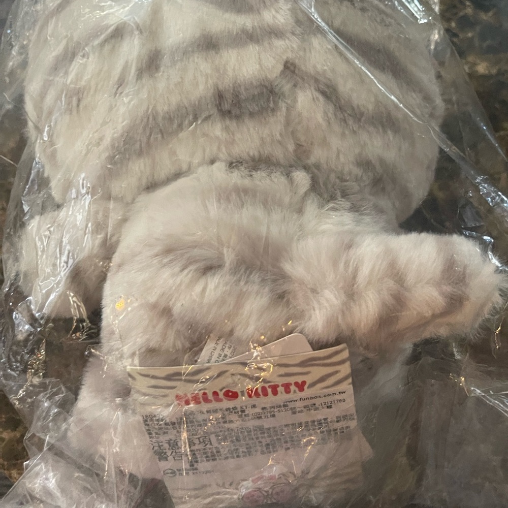 Hello kitty plush - Picture 2 of 3